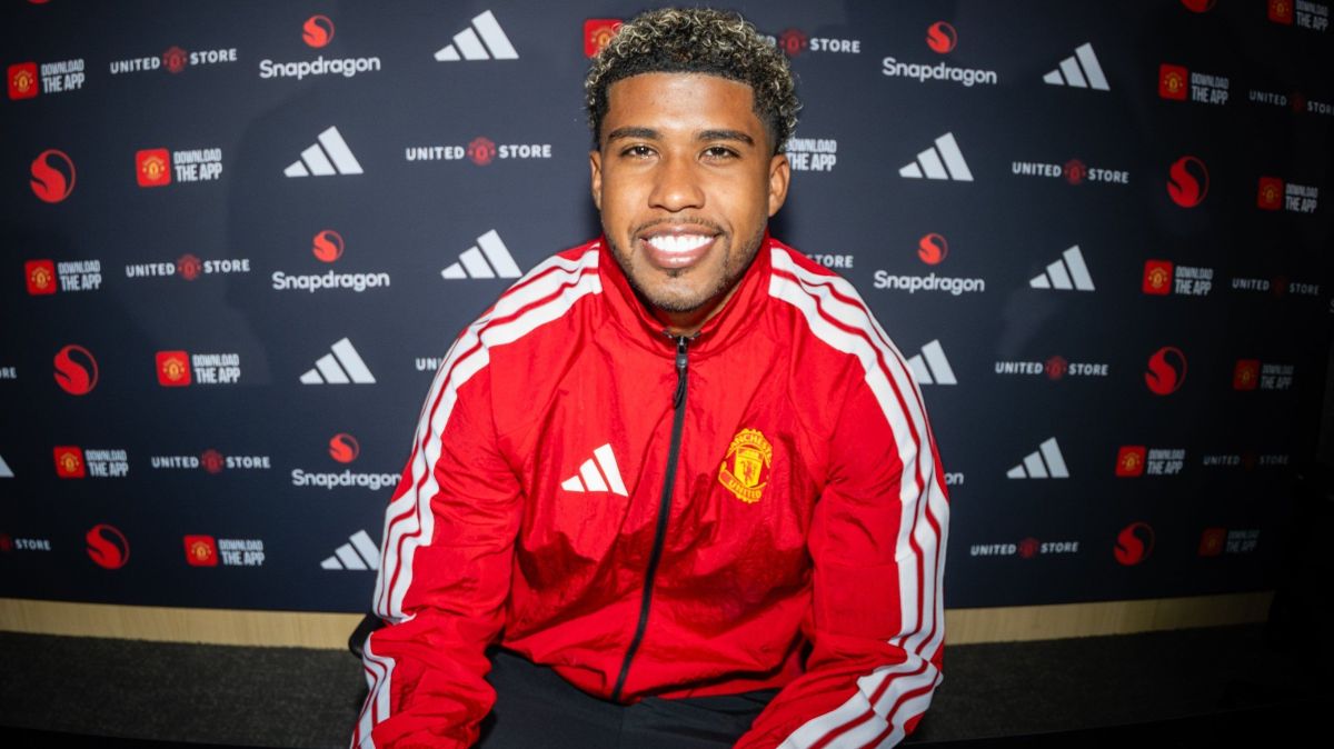 Manchester United anuncia contratação de Andrey Santos até 2031