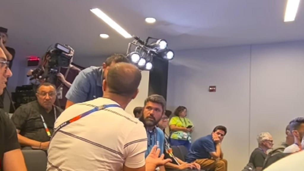 Marcelo Courrege se pronuncia depois de confusão durante coletiva