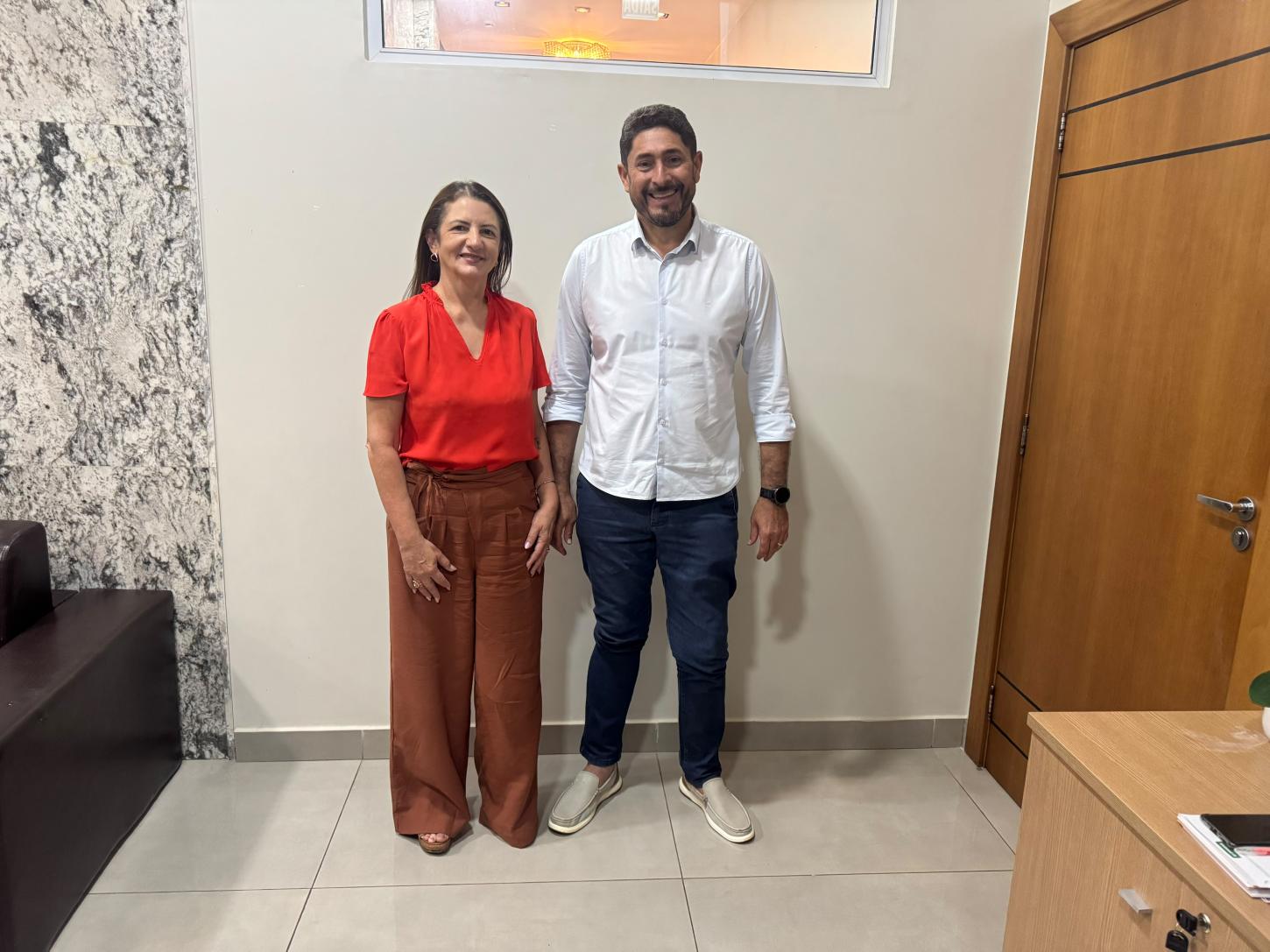 Márcio Pacele intervém junto à Semusa para reabrir farmácia da UBS de Extrema