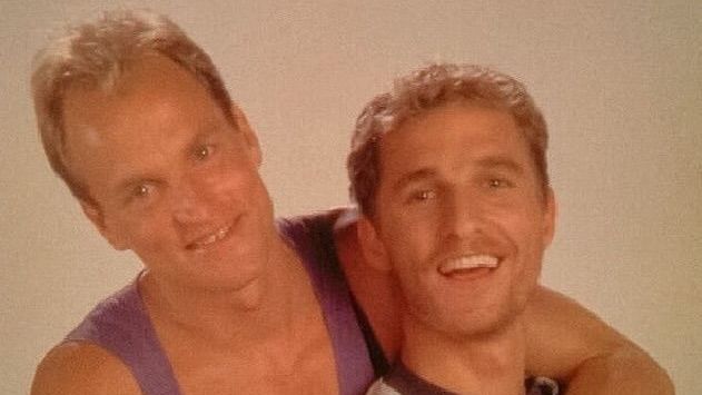 McConaughey resgata rumor sobre ser irmão de Woody Harrelson em post