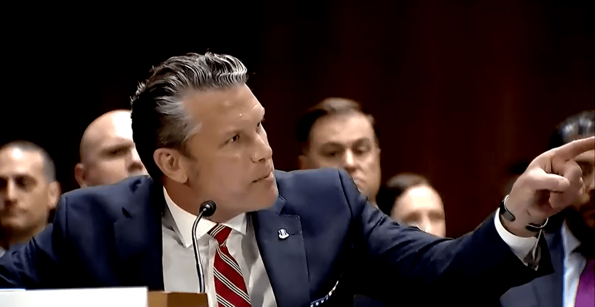 “O senhor é o fracasso”: senadores criticam Hegseth por guerra no Irã