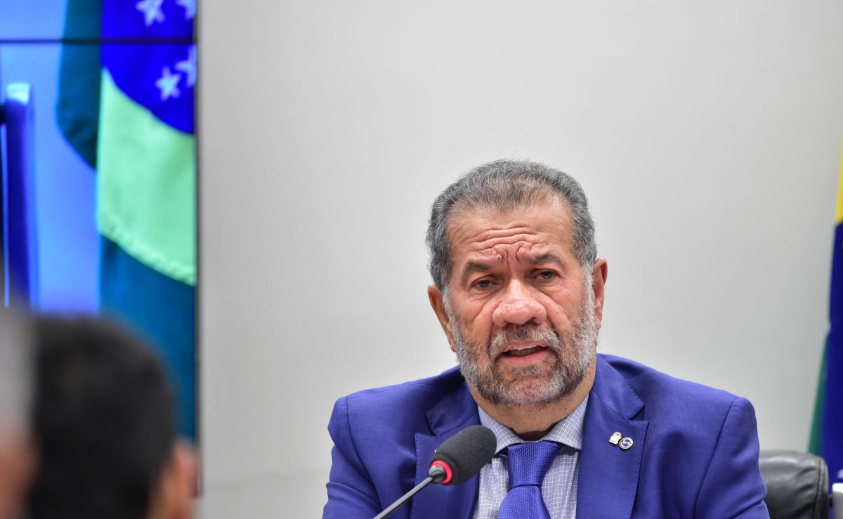 PDT diz ao STF que Carlos Lupi não controla nem interfere em emendas