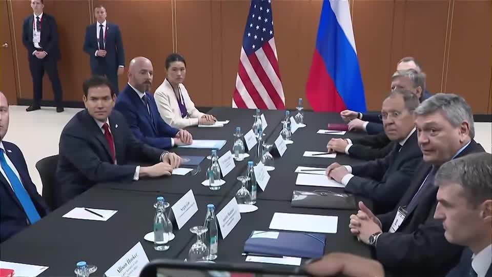 Rubio se reúne com chanceler russo em meio a conflitos no Irã e na Ucrânia