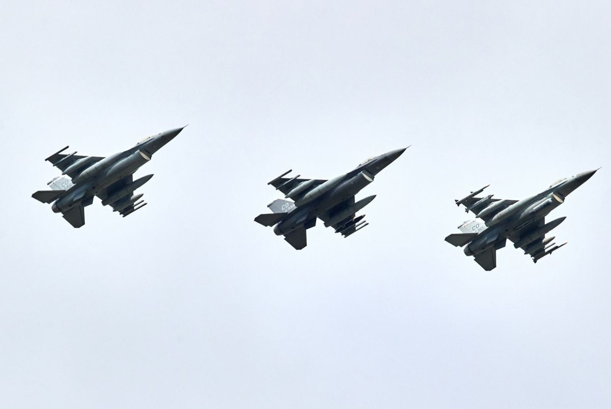 Sem sinal de trégua, Trump vai enviar mais jatos de guerra ao Oriente Médio