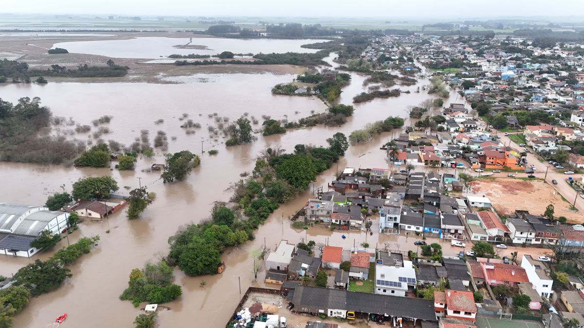Sul do Brasil deve ter mais uma semana de chuva intensa; RS entra em alerta