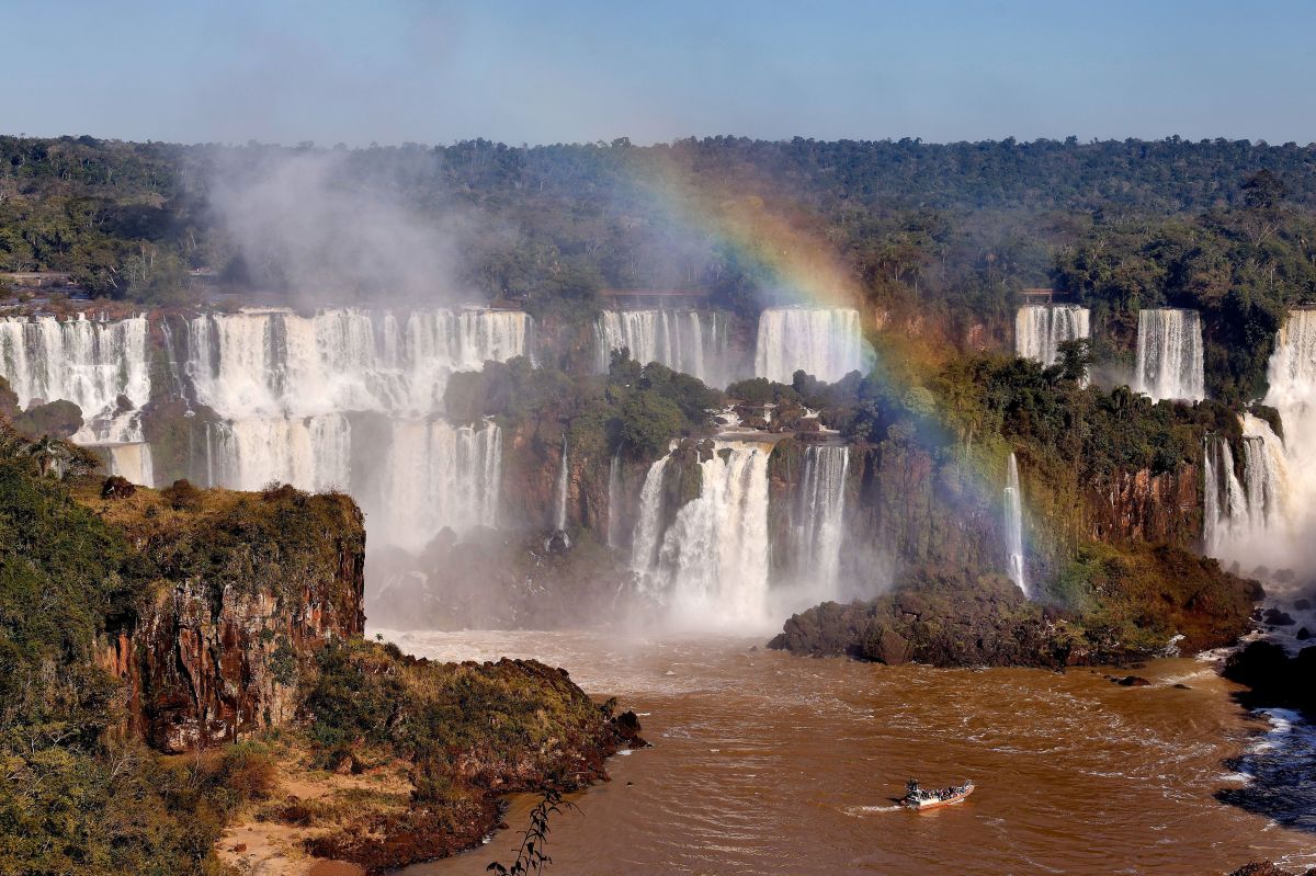 Turista holandês morre após barco de passeio virar nas Cataratas do Iguaçu