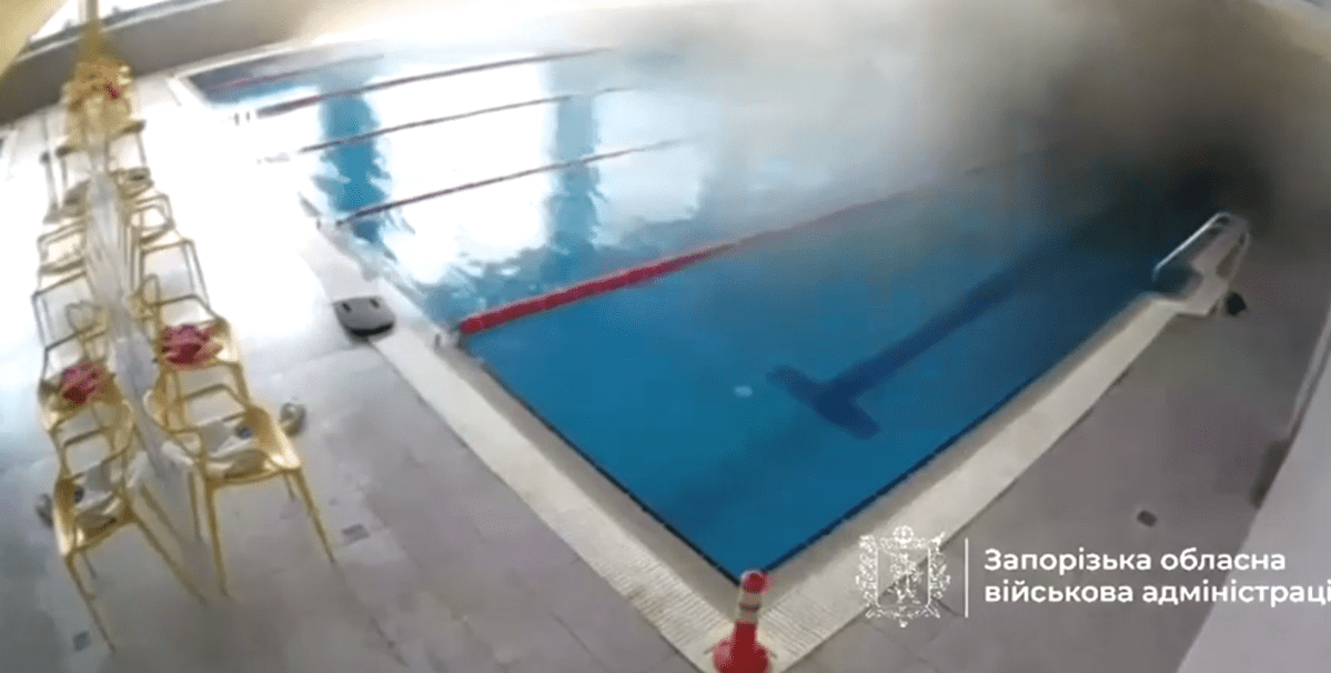 Vídeo: Câmera flagra momento em que ataque destrói academia na Ucrânia