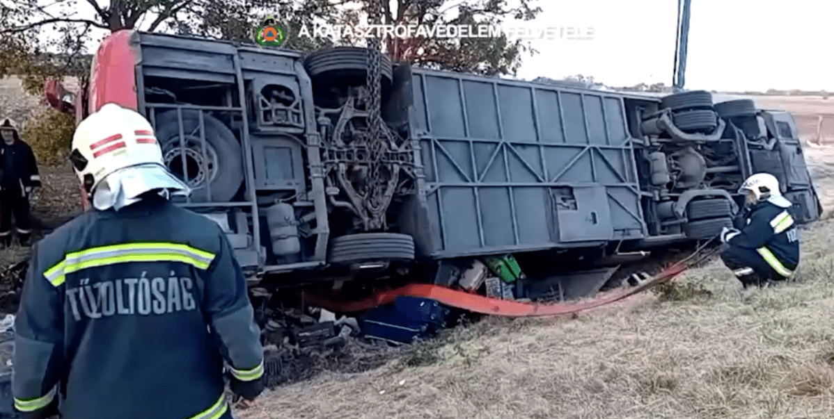 Acidente com ônibus deixa ao menos 12 mortos na Hungria