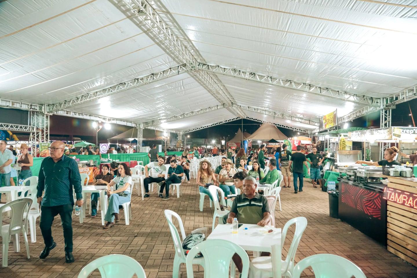 Agrotec atrai novos visitantes e recebe antigos participantes de volta