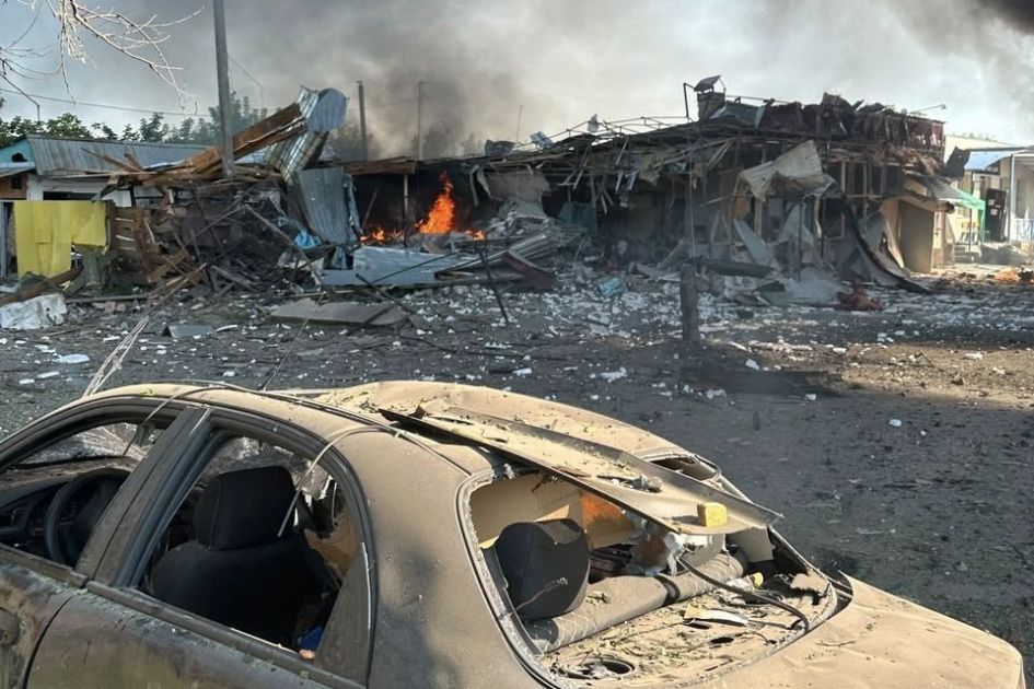 Ataque da Rússia com mísseis mata pelo menos 10 pessoas em Kharkiv