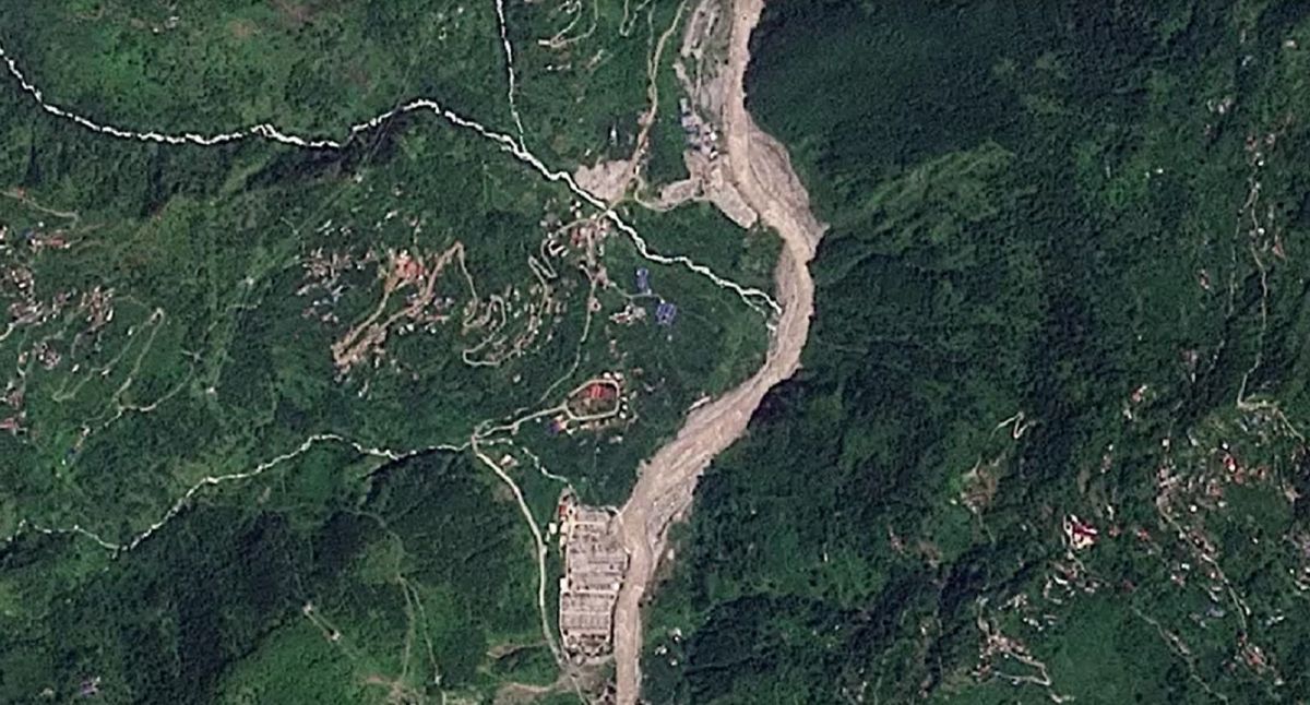 Autoridades do Nepal alertam para alta da vazão do rio em área de enchentes