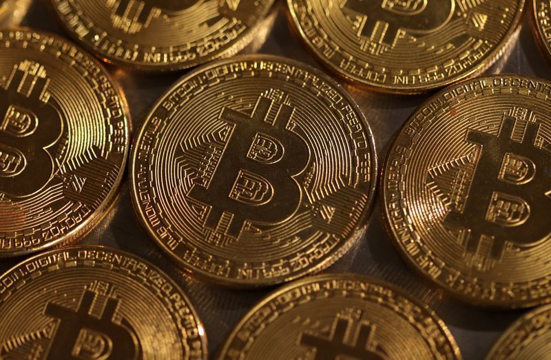 Bitcoin opera em alta com impulso de ETFs