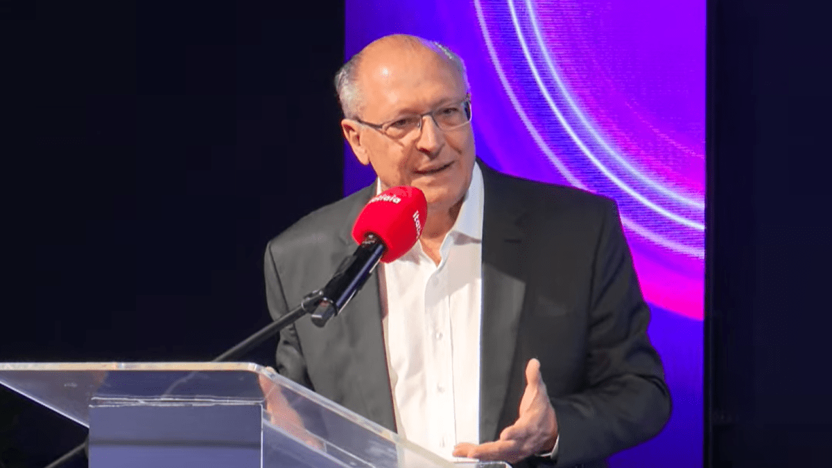 Brasil não vai alcançar renda alta se não agregar valor, diz Alckmin