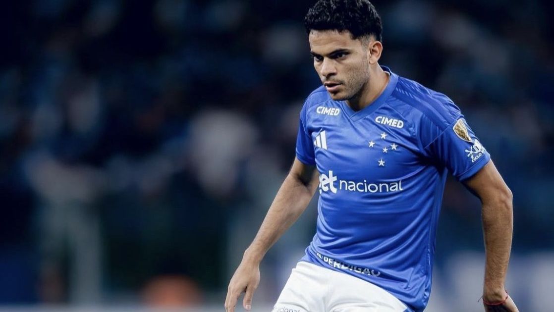 Bruno Rodrigues deixa Mineirão de ambulância após choque com Everson