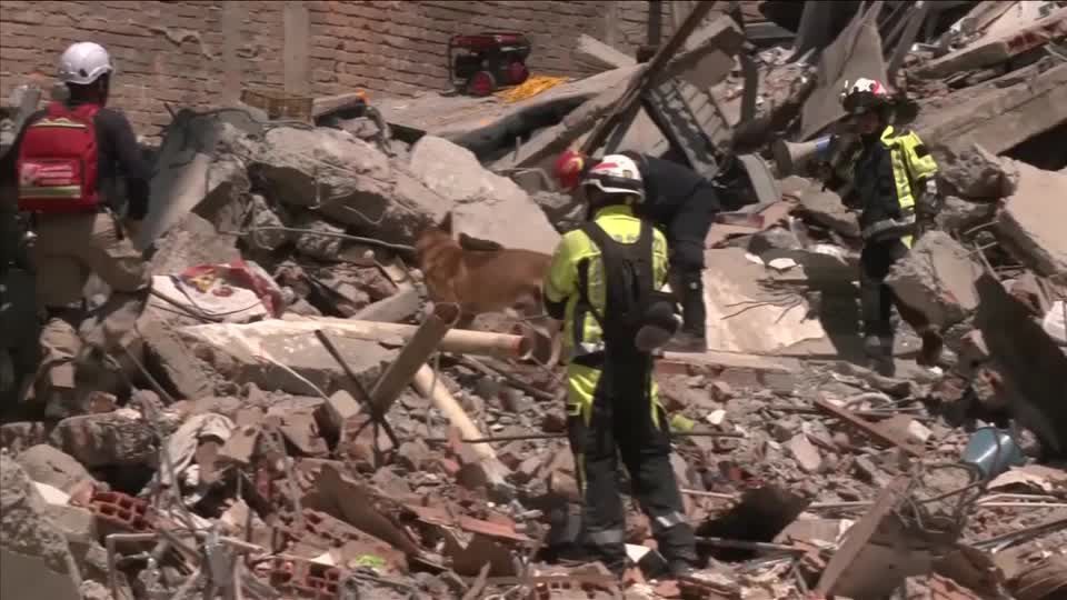 Buscas por desaparecidos continuam na Colômbia uma semana após terremoto