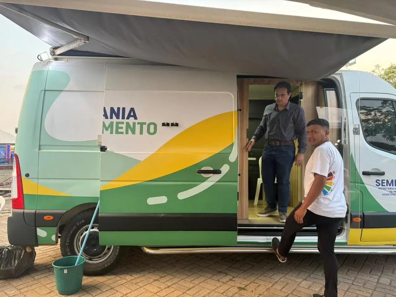 CadÚnico na Agrotec: Prefeitura Expande Atendimento com Unidade Móvel na Estrada de Ferro Madeira-Mamoré