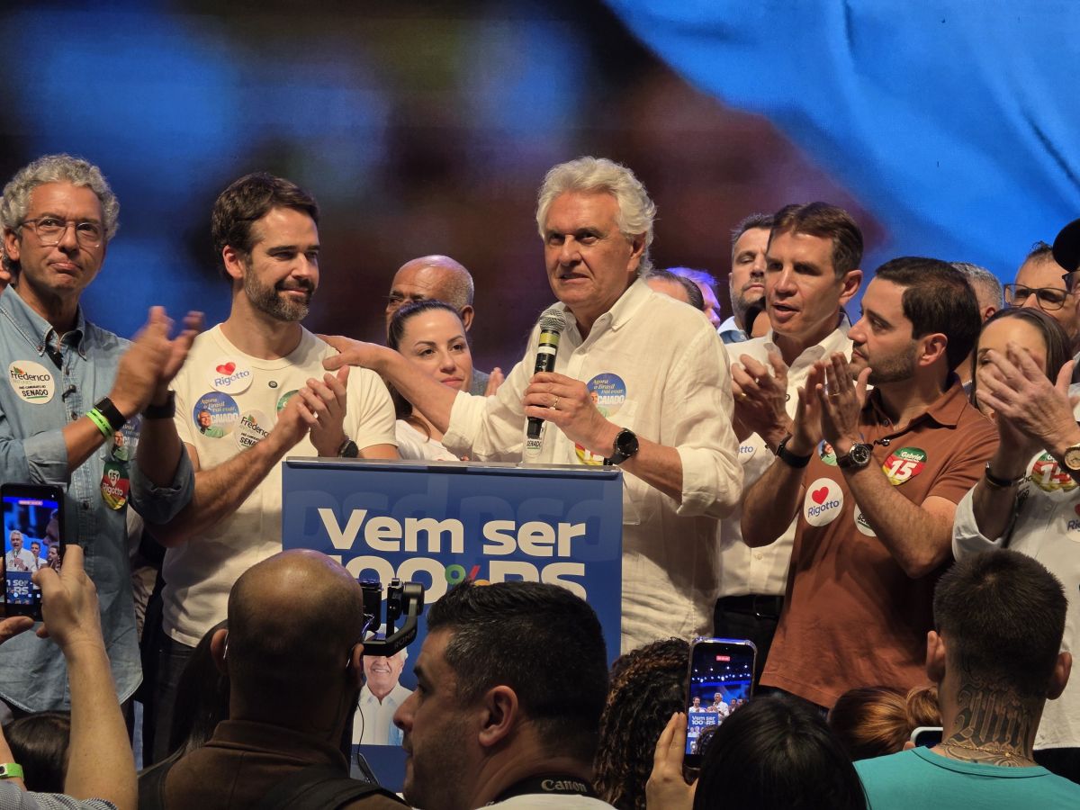 Caiado sobre Lula e Flávio: Brasil está “sequestrado pelos dois rejeitados”