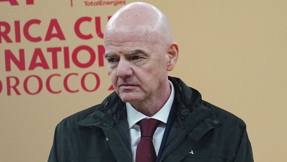 Catar e Marrocos apoiam reeleição de Infantino em meio à crise na Fifa