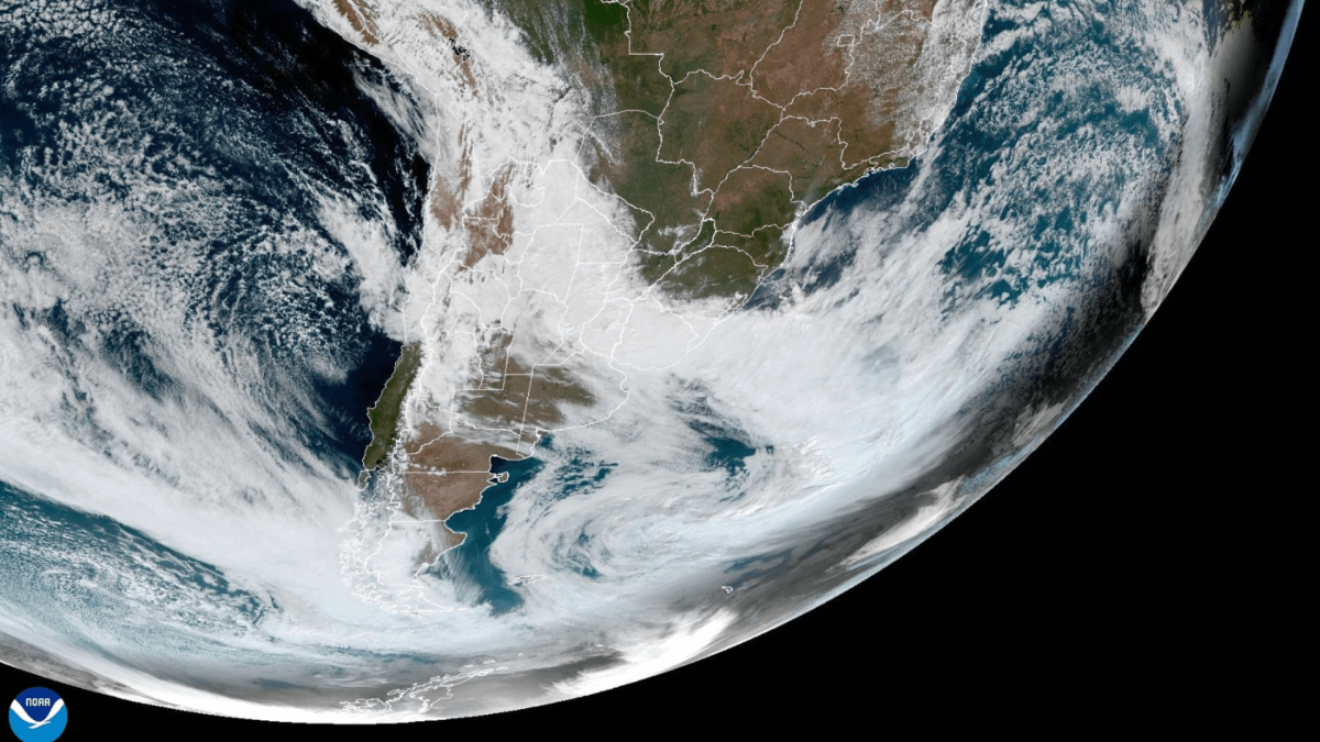 Ciclone extratropical atingirá Brasil e alerta é disparado por autoridades