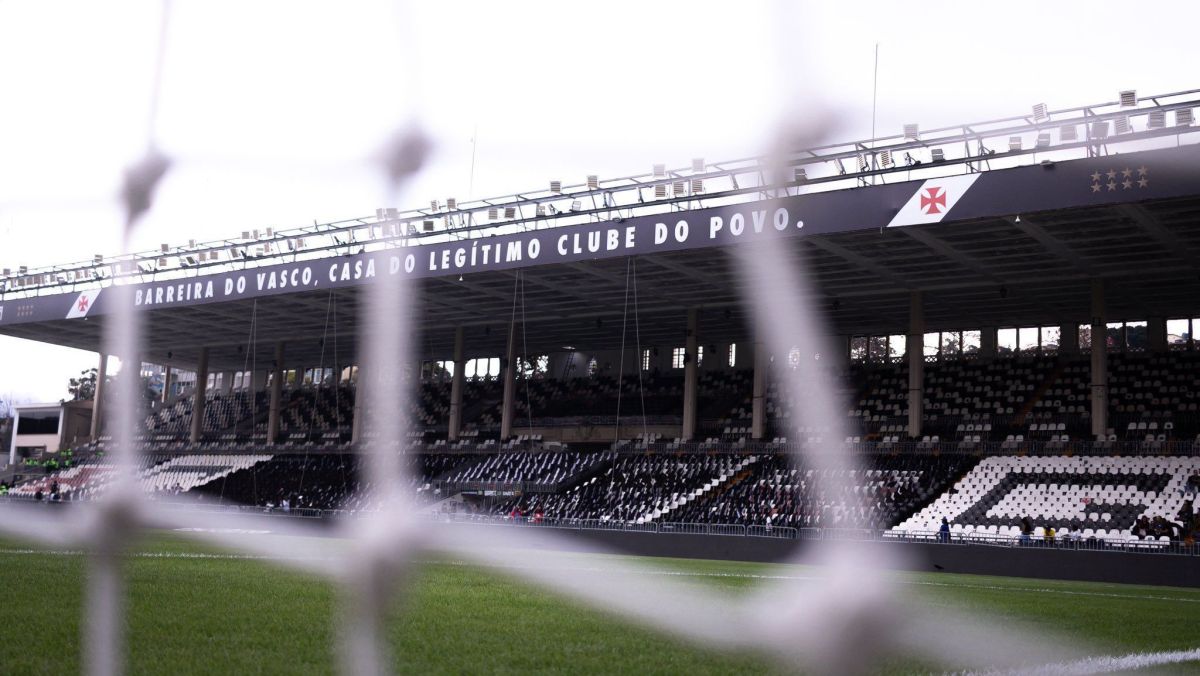 Contra o Santos, Vasco retoma foco na fuga do rebaixamento no Brasileirão