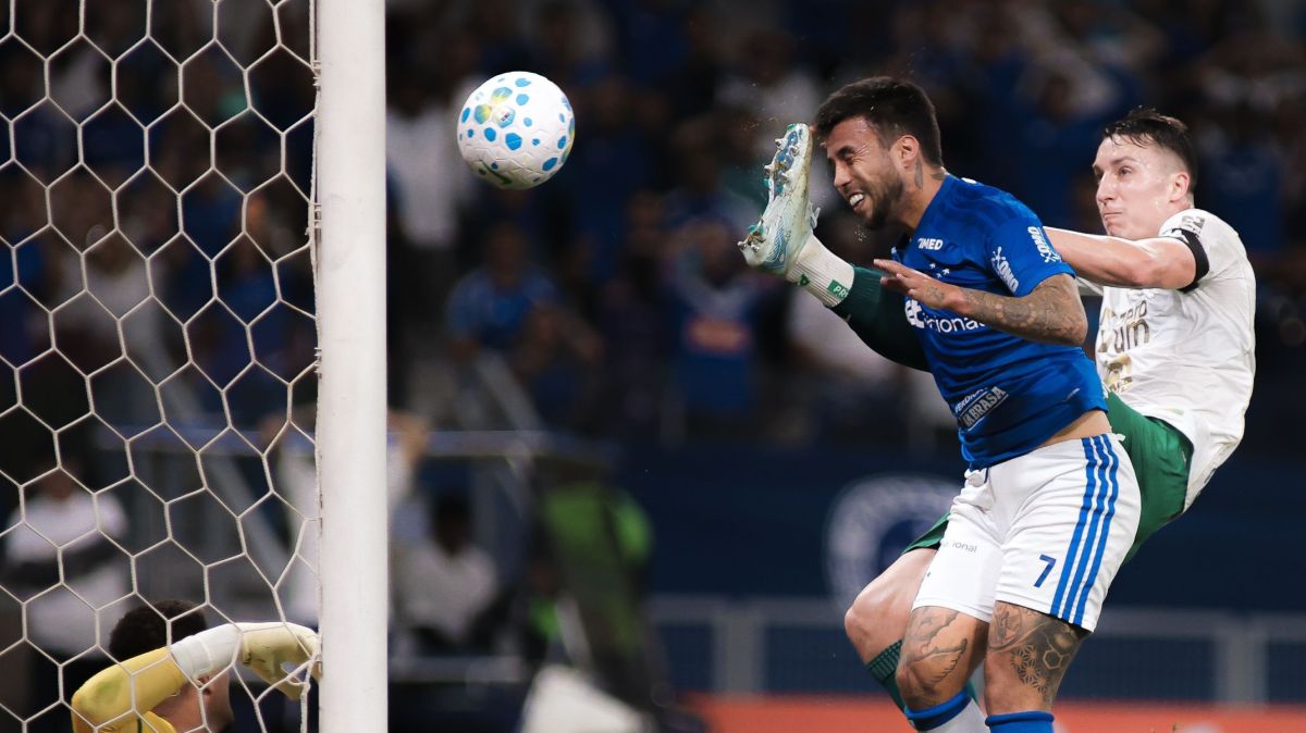 Cruzeiro vence a Chapecoense por 2 a 0 e avança na Copa do Brasil
