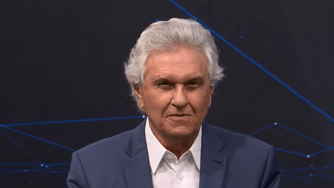 “Dark Horse e Dark Lobby”: Caiado ironiza ausência de rivais em debate