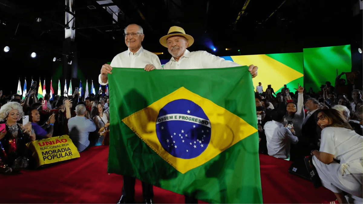 Em convenção, Lula elogia Getúlio e cita foco na Defesa para evitar invasão