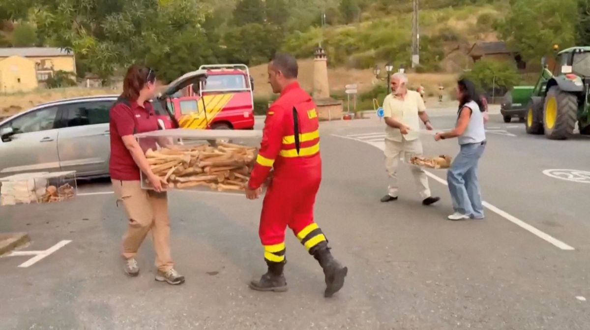 Espanha retira restos mortais de reis de mosteiro ameaçado por incêndio