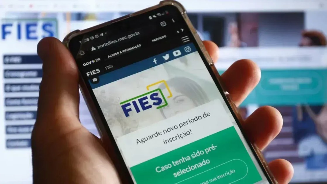 Estudantes devem concluir cadastro do Fies até esta terça (4); saiba como