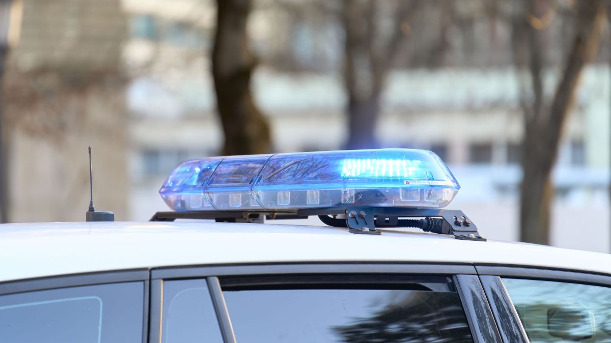 Homem é preso após tentar vender filho de 3 anos para comprar drogas em BH