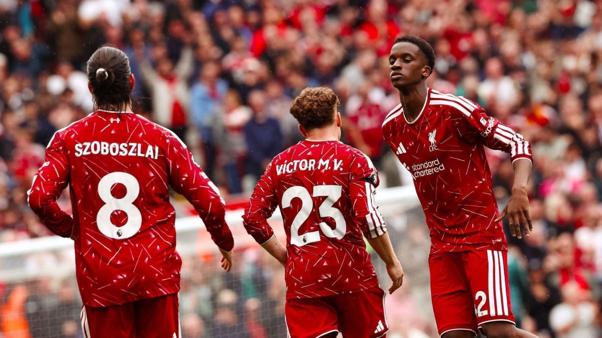 Liverpool busca empate contra Forest em primeiro jogo de Iraola em Anfield
