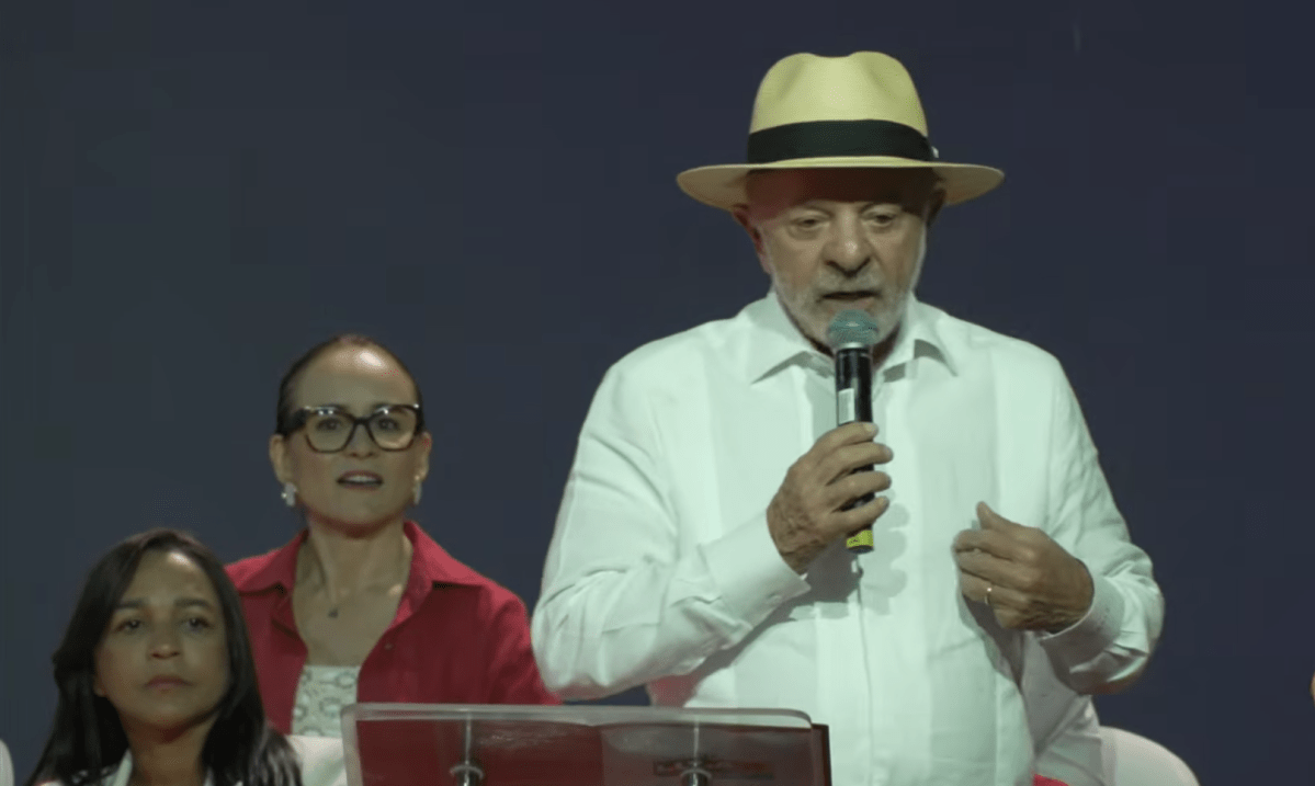 Lula defende igualdade de gênero em cargos de gestão em evento com mulheres