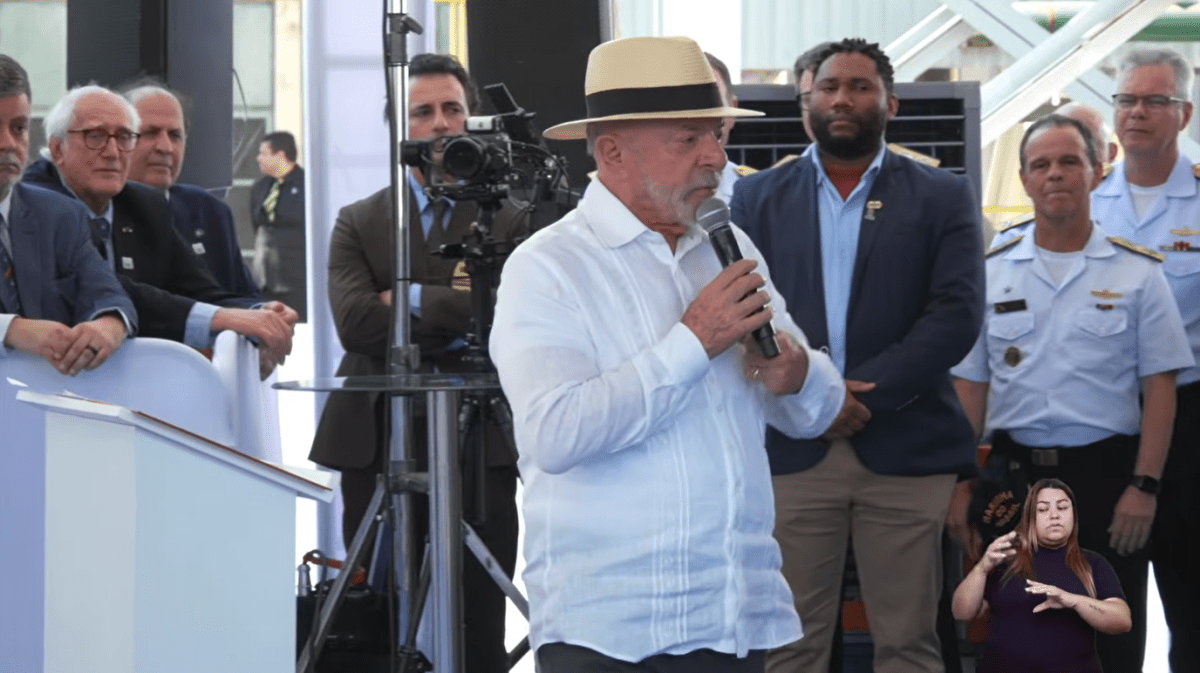 Lula diz que falará de taxa das blusinhas com Hugo e Alcolumbre na quarta