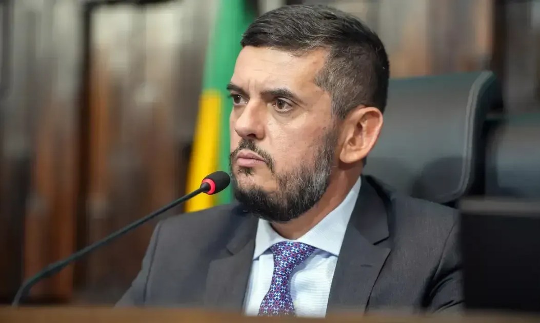 Moraes vota para tornar Bacellar réu por vazamento de informações sigilosas