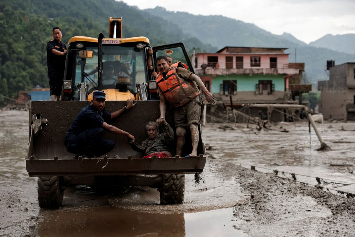 Número de mortos no Nepal sobe para 616