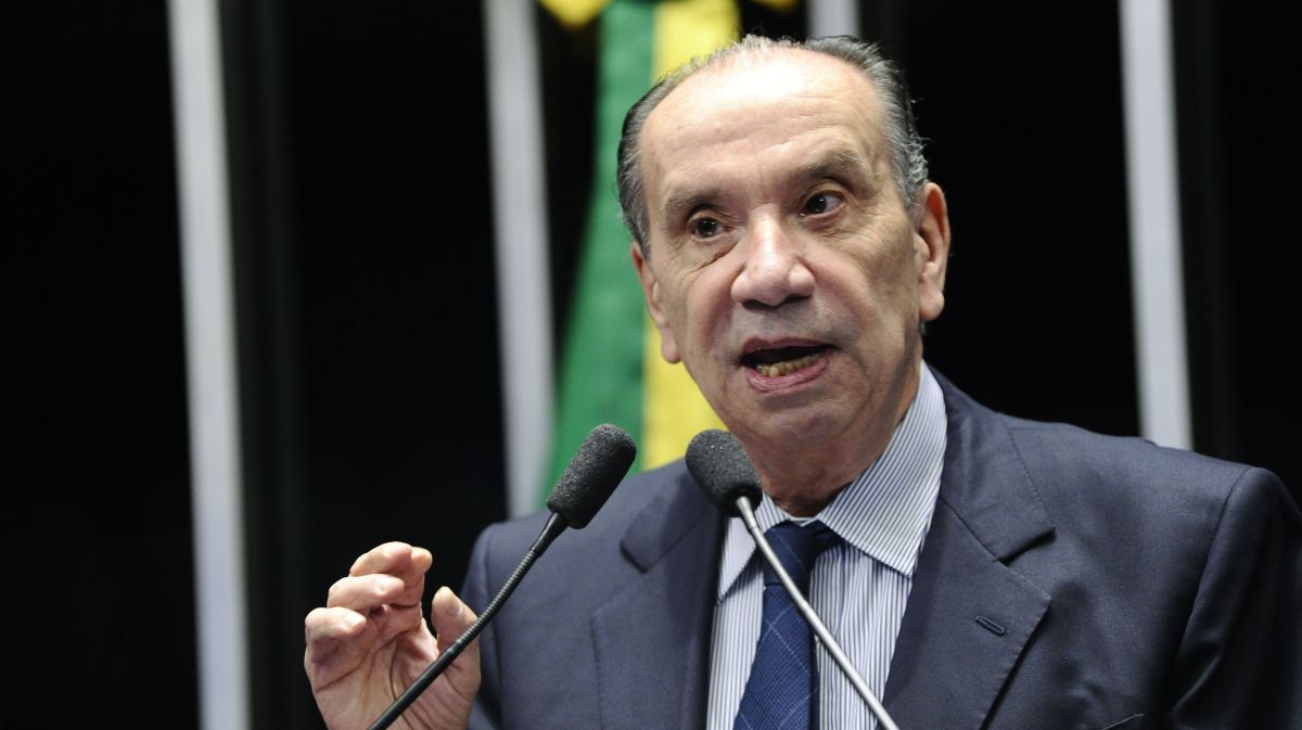 “O Brasil está sob ataque”, diz Aloysio Nunes após revogação de visto