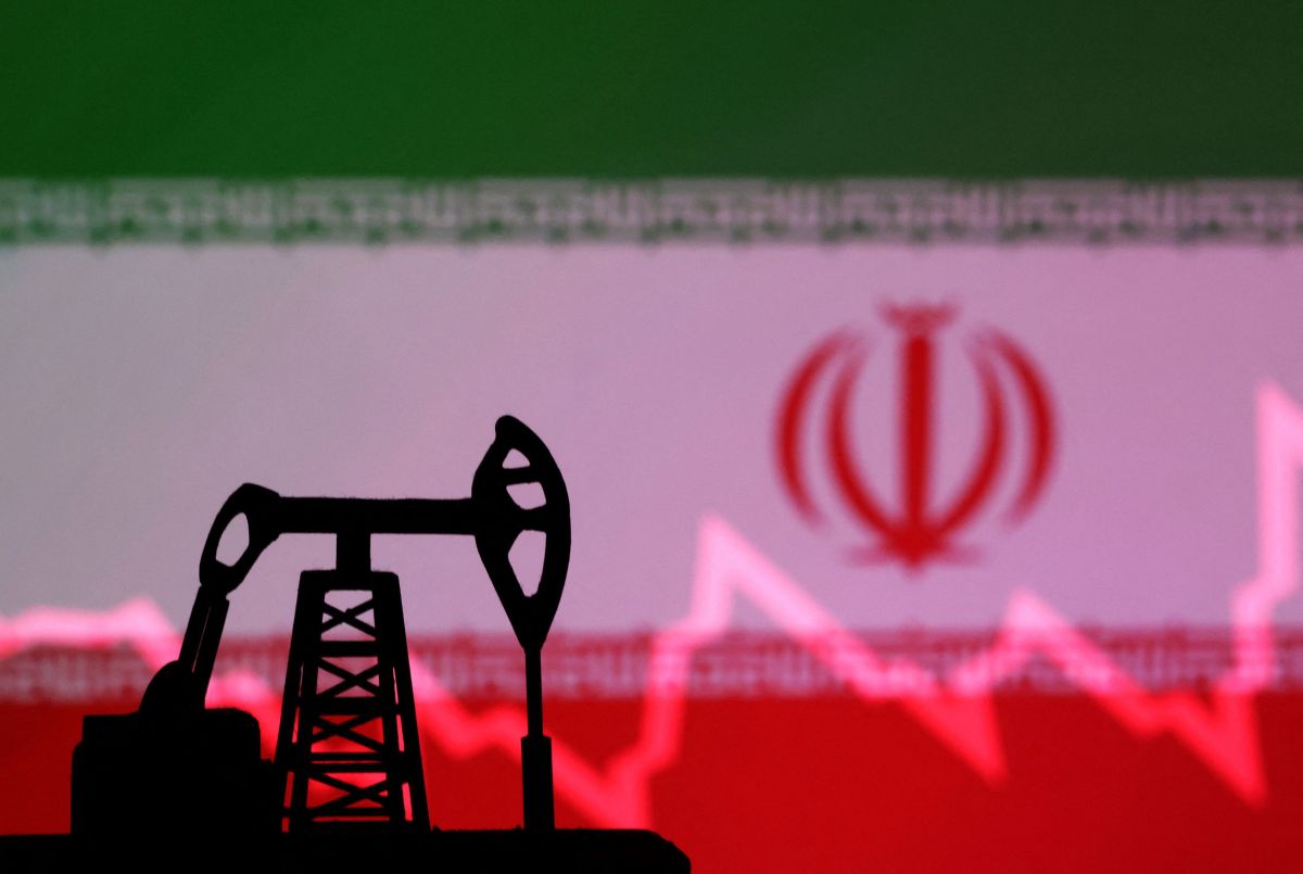 Petróleo recua levemente enquanto Irã ameaça interromper fluxo em Ormuz