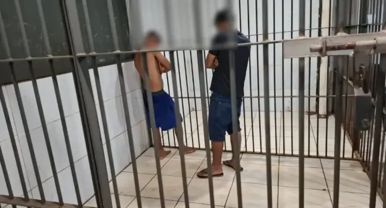 Polícia Militar prende dupla e apreende mais de 300 porções de drogas em Porto Velho