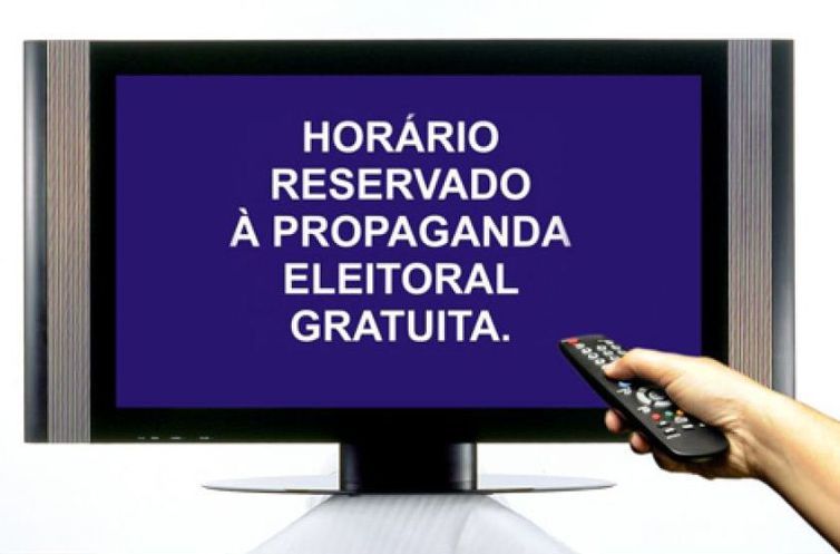 Rádio e TV ainda podem ajudar a definir eleições, avaliam especialistas