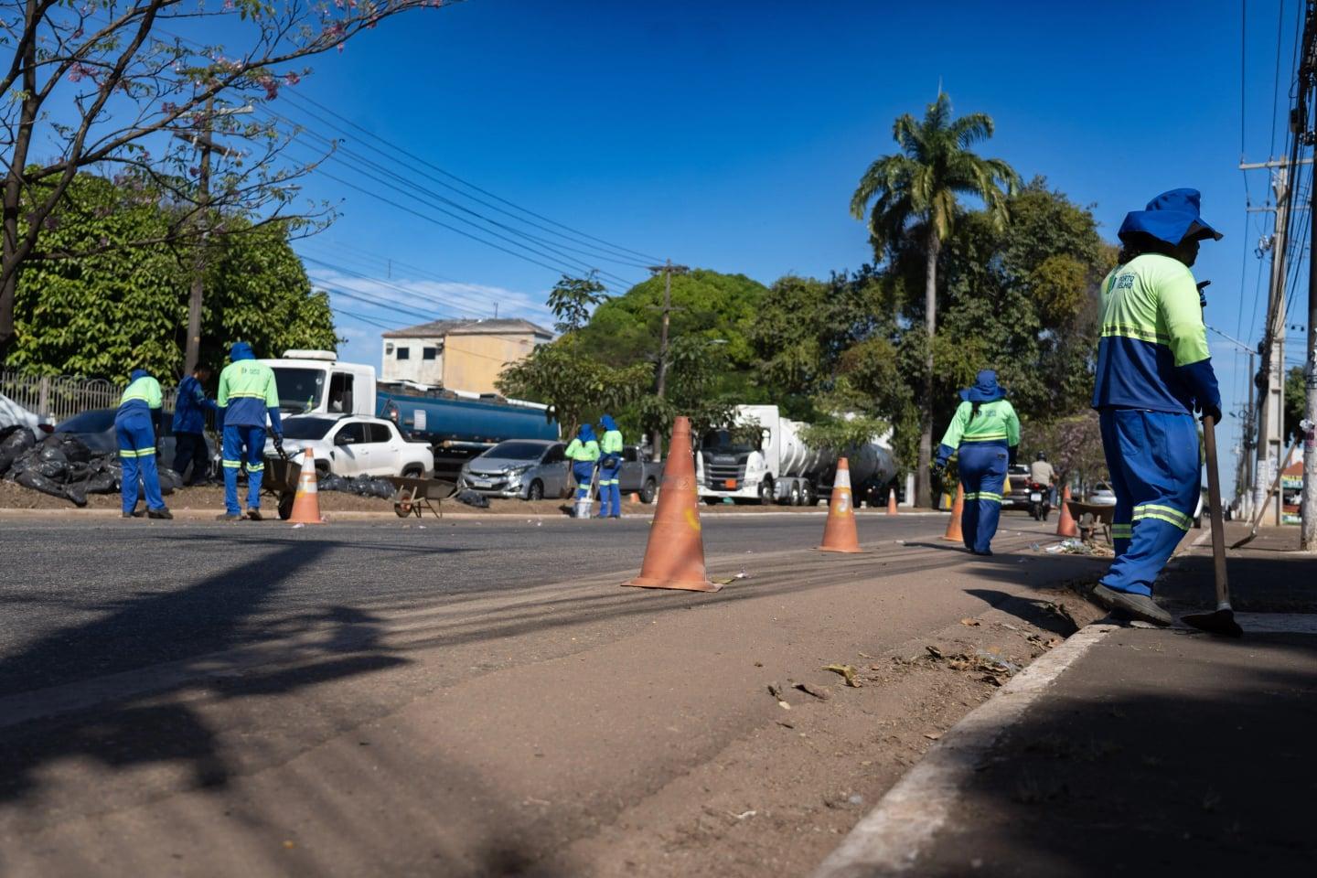 Semana encerra com frentes de limpeza em vários pontos de Porto Velho