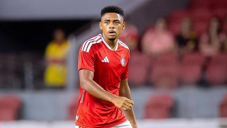STJD mantém Victor Gabriel suspenso até retorno de Gabriel Pec