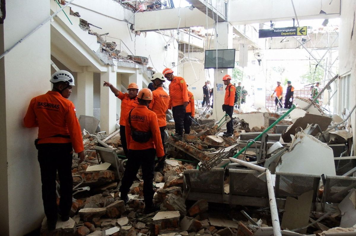 Terremoto de magnitude 7,7 deixa ao menos 47 mortos na Indonésia