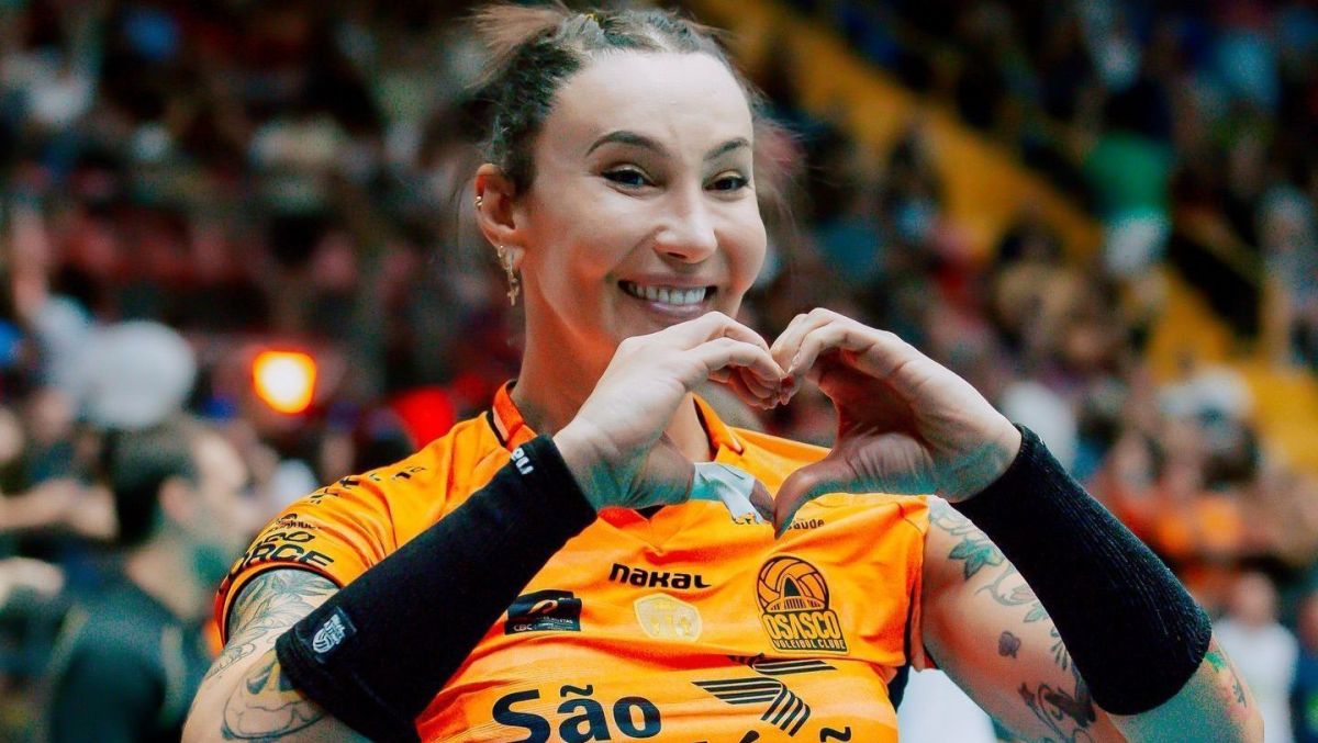 Tifanny é ovacionada pela torcida do Osasco após nova decisão da CBV