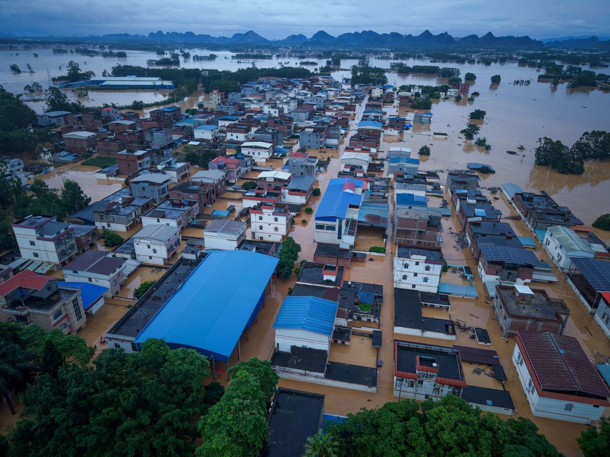 Tufão provoca retirada de mais de 50 mil pessoas no sudoeste da China