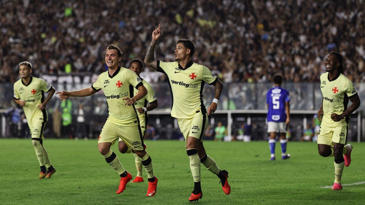 Vasco domina reservas do Cruzeiro, vence e dorme fora do Z4 do Brasileirão
