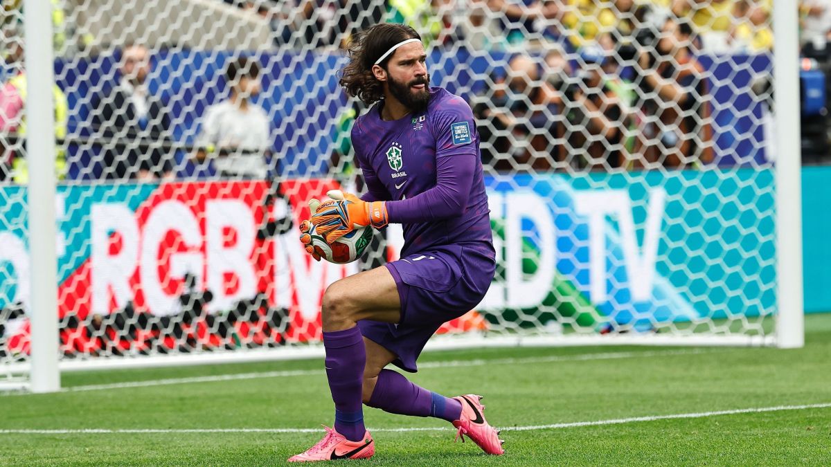 Ancelotti elogia novos goleiros, mas destaca Alisson: “O melhor”