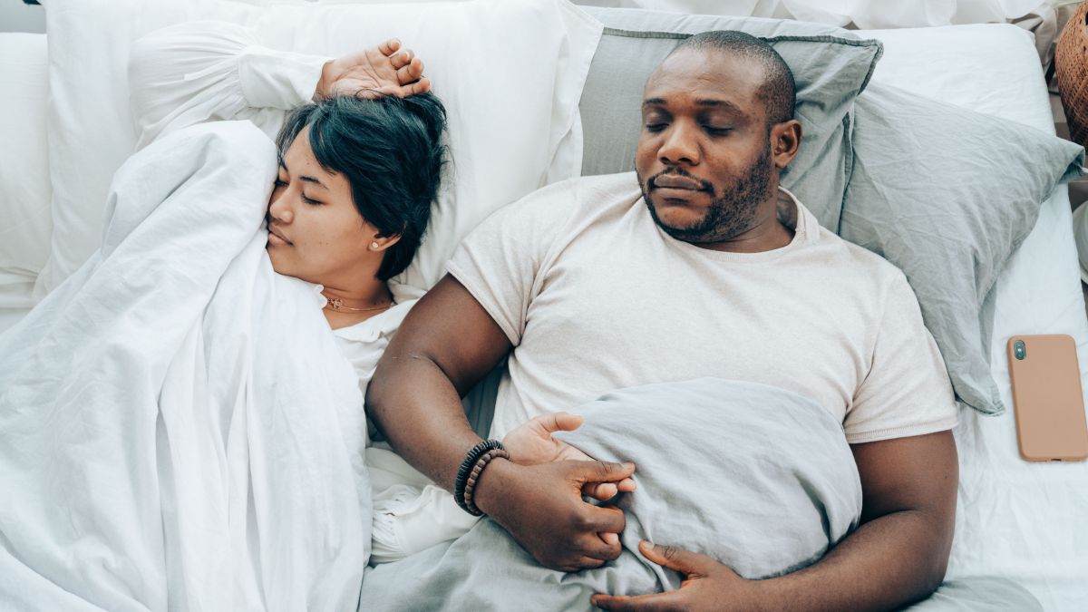As 5 dicas mais populares para dormir melhor: especialistas em medicina do sono contam quais são mito, e quais realmente vão transformar suas noites