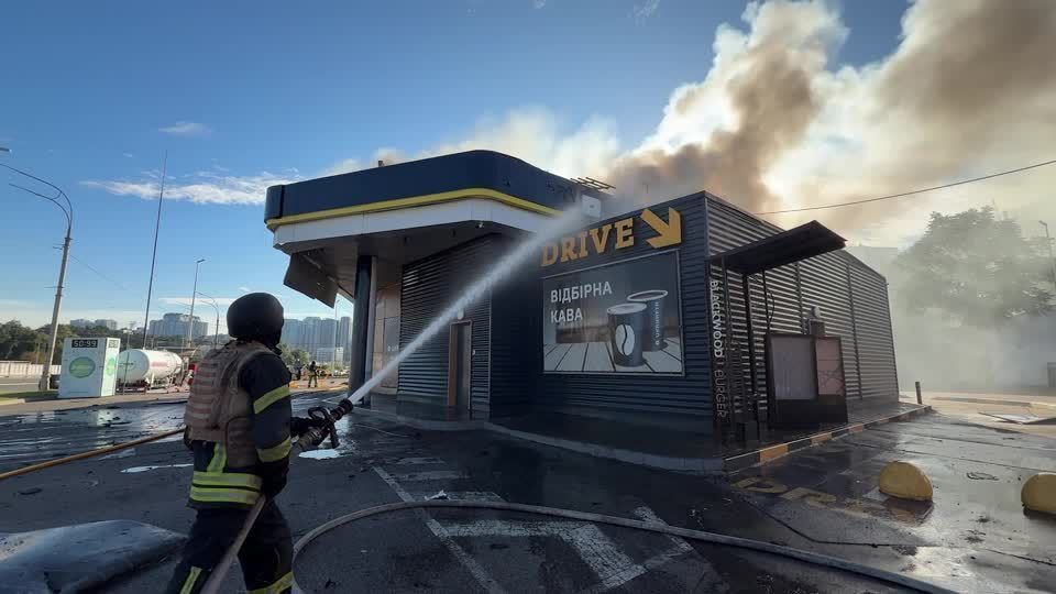 Ataque da Rússia com drones atinge posto de gasolina na Ucrânia