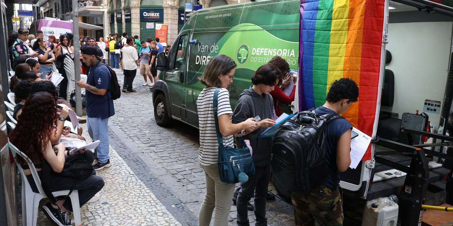 Ato em Defesa da Democracia Mobiliza Transexuais e Travestis no Rio