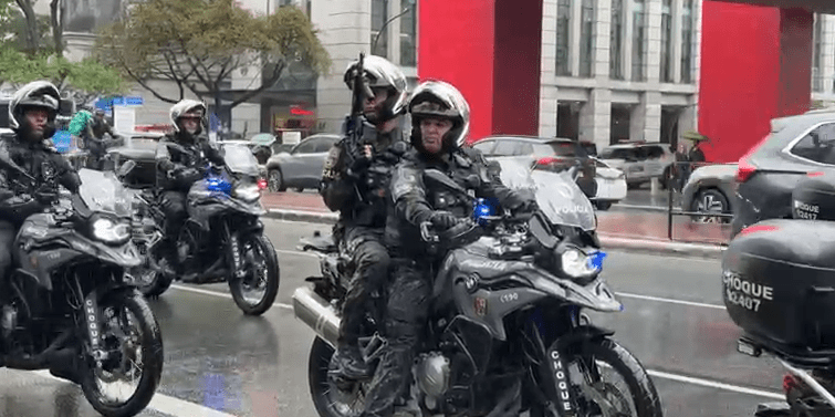 Batalhão da PM em SP terá policial armado com fuzil na garupa de moto